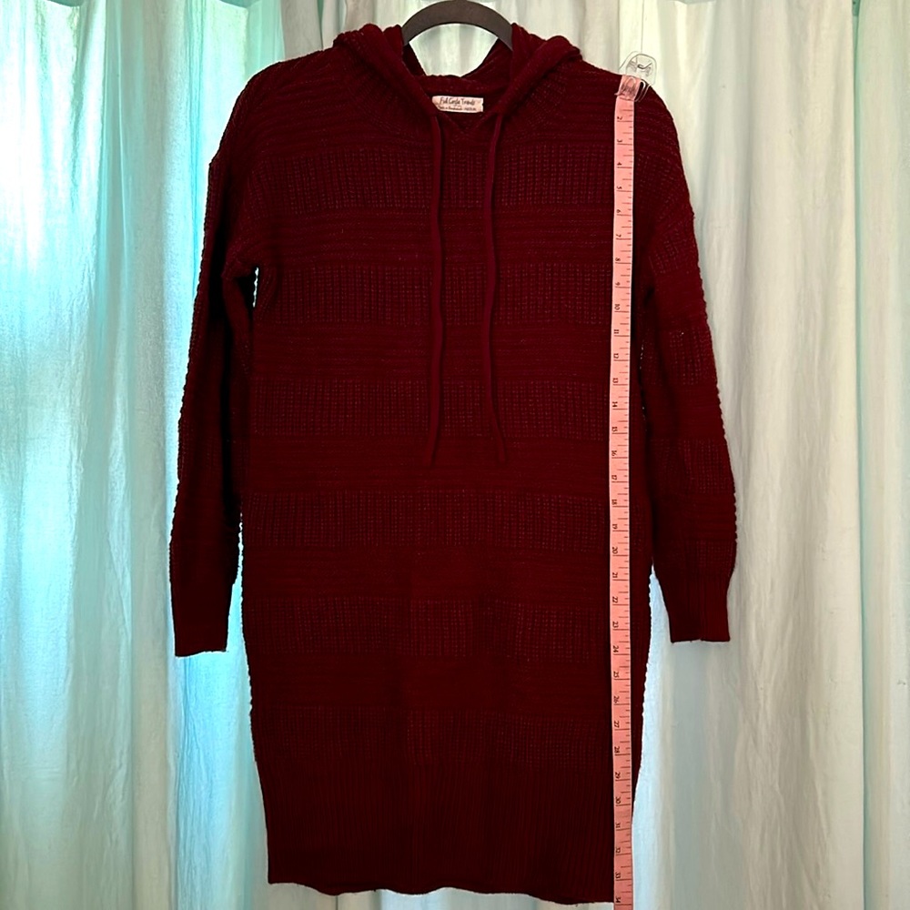 Sweater dress hooded cable knit burgundy medium